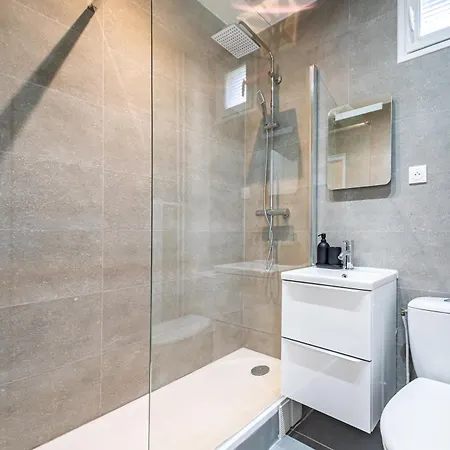 Apartman Charming In The Heart Of Issy-les-Moulineaux
