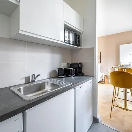 Charming In The Heart Of Issy-les-Moulineaux